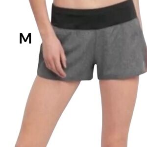 GAPFIT GSTEP Running Shorts Size Medium Grey Black 1 Back Pocket Elastic Waist